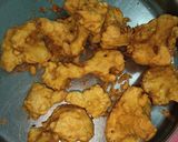 A picture of step 7 of Cauliflower pakoda.