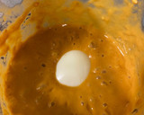 Foto del paso 5 de la receta: Salmorejo con crujiente de aceitunas, sin pan