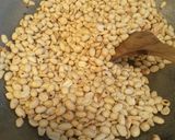 Foto langkah ke 1 dari resep Kue kacang simple,irit,enaaakkk.
