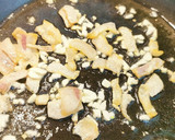 Foto del paso 3 de la receta: Pulpitos al ajillo con alubias blancas