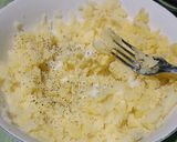 Foto langkah ke 2 dari resep Baked Mashed Potatoes.