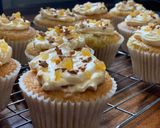 A picture of step 4 of Gilded Christmas Orange Cupcakes.