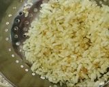 A picture of step 2 of Left over rice snack.