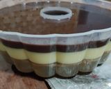 Foto langkah ke 9 dari resep Puding Lapis Regal.