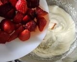 Foto del paso 2 de la receta: Postre Súper Fácil que nunca pasa de moda, frutillas con crema