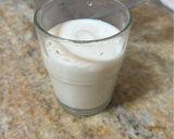 Foto del paso 1 de la receta: Licuado proteico de banana y arándanos