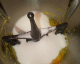 Foto del paso 2 de la receta: Magdalenas caseras rellenas de fresa en robot MC