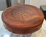 Foto del paso 7 de la receta Bizcocho de chocolate blanco con cobertura de Milka
