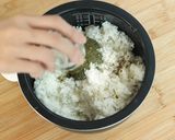 Foto langkah ke 9 dari resep Resep Ayam Goreng Bawang Putih & Nasi Daun Jeruk (Resep Devina Hermawan).