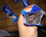 A picture of step 1 of Oreo biscuit ice cream.