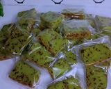 Foto langkah ke 9 dari resep Bolu mentega pandan messes / butter cake.