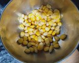 A picture of step 1 of Mango salad.
