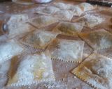 Foto del paso 5 de la receta: Raviolones con salsa crema