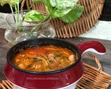 Gambar langkah 7 resipi HotPot Tomyam Leher Ayam.