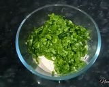 A picture of step 2 of Spinach Paratha.