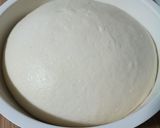 Foto del passaggio 2 della ricetta Treccine dolci super soffici senza burro
