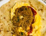 A picture of step 3 of Ande wala shami kabab roll paratha.