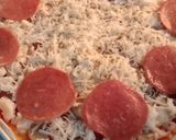 Foto langkah ke 4 dari resep Tortilla Pizza.