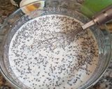Foto langkah ke 3 dari resep Mango Yogurt Chia Seed Pudding.