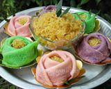 Foto langkah ke 7 dari resep Dadar Gulung Mawar isi Unti Kelapa + tutor mawar.