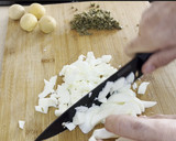 Foto del paso 2 de la receta: Ensaladilla de merluza con patatas paja