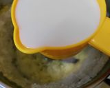 A picture of step 1 of Kesari Rabri Ghevar.