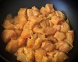 Foto del paso 2 de la receta: Pollo con pasas al Moscatel