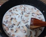 Foto langkah ke 5 dari resep Sup Krim Jamur.
