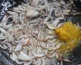 A picture of step 2 of Masala bhindi aaloo.