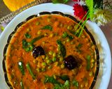 मटर कैप्सिकम करी विथ मक्का पूरी (Green Peas Capsicum Curry with Makka Poori) रेसिपी चरण 9 फोटो
