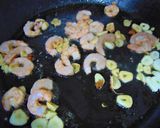 Foto del paso 6 de la receta: Cintas de calabacines 🥒al ajo🧄 con gambas 🦐