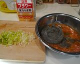 Foto langkah ke 4 dari resep Cucumber Soup with Fried Kekian.