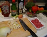 Foto langkah ke 1 dari resep Hamburger with tomato sauce.