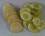 Foto langkah ke 1 dari resep CUCUMBER LEMON WATER.