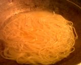 Foto langkah ke 2 dari resep Simple Spaghetti Bolognese with Green Tomatoes.