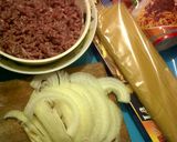 Foto langkah ke 1 dari resep Simple Spaghetti Bolognese with Green Tomatoes.