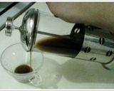 Foto langkah ke 4 dari resep French Press Coffee.