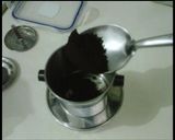 Foto langkah ke 1 dari resep vietnamese iced coffee.