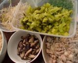 Foto langkah ke 2 dari resep Chinese Noodle Soup.