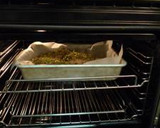 Foto langkah ke 4 dari resep Pistachio Crusted Salmon.