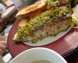 Foto langkah ke 7 dari resep Pistachio Crusted Salmon.