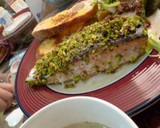 Foto langkah ke 7 dari resep Pistachio Crusted Salmon.