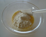 Foto langkah ke 2 dari resep Cheese and Blueberry Muffin.