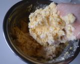 Foto langkah ke 4 dari resep Cheese Ponde - Roti bola bola keju.