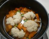 Foto langkah ke 3 dari resep Semur Daging (ala jepang) Hayashi Rice.