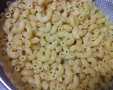 Foto langkah ke 1 dari resep CRUSTY BAKED MAC N' CHEESE.