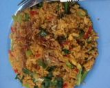 Foto langkah ke 9 dari resep nasi goreng sayur.