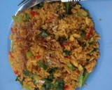 Foto langkah ke 9 dari resep nasi goreng sayur.