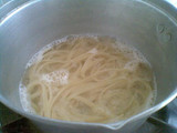 Spaghetti saus tuna dan telur