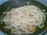 Spaghetti saus tuna dan telur